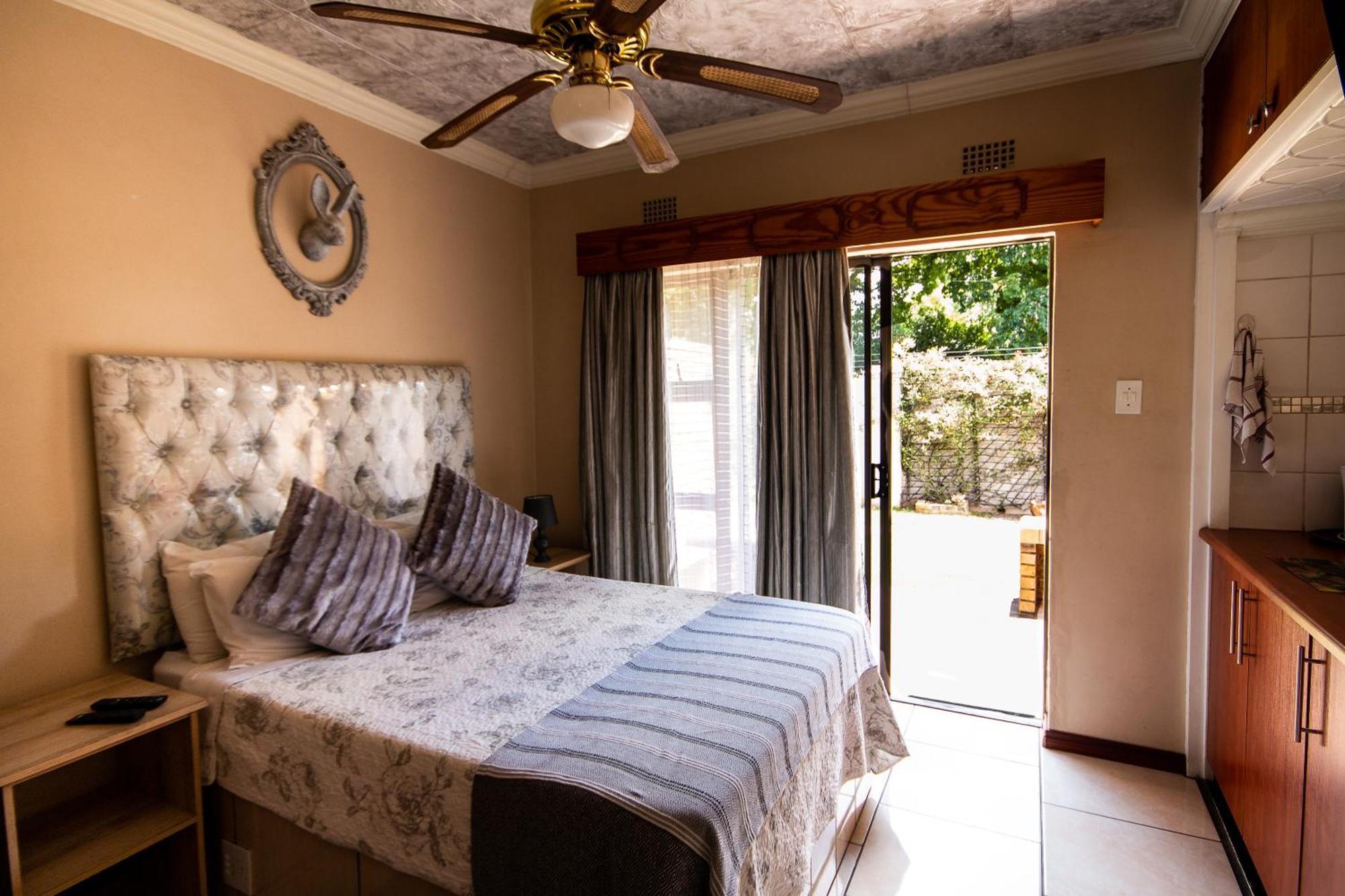 Invite Guest House - Self Catering Accommodation In Vanderbijlpark Exterior photo