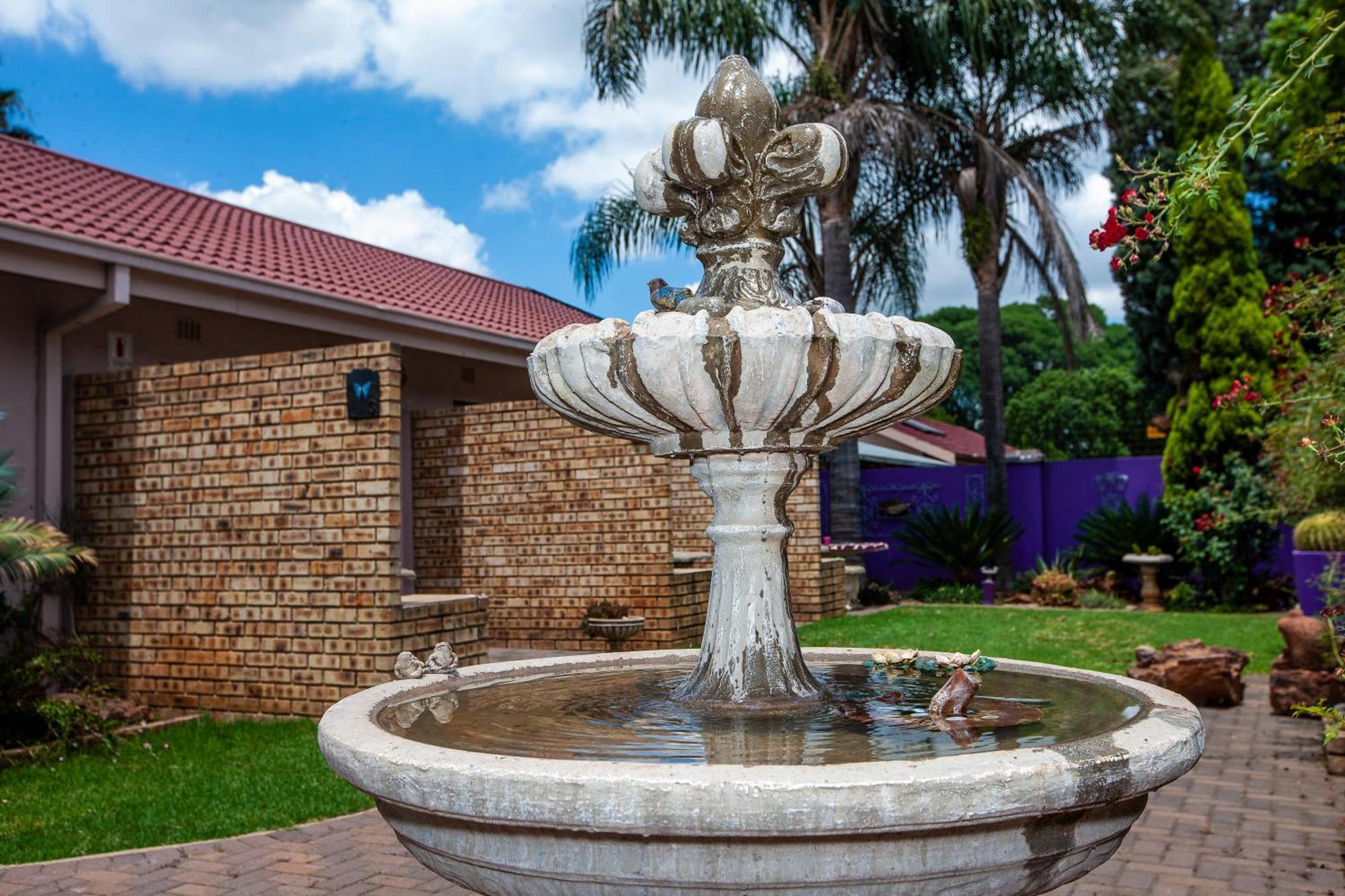 Invite Guest House - Self Catering Accommodation In Vanderbijlpark Exterior photo